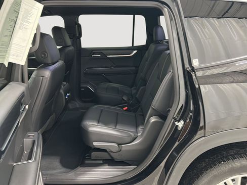 Used 2025 GMC Acadia Elevation w/ Elevation Premium Package image 23