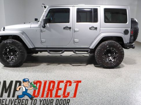 Used 2013 Jeep Wrangler Unlimited Sahara w/ Mopar Chrome Edition Group image 10