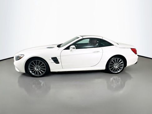 Used 2018 Mercedes-Benz SL 550 image 2