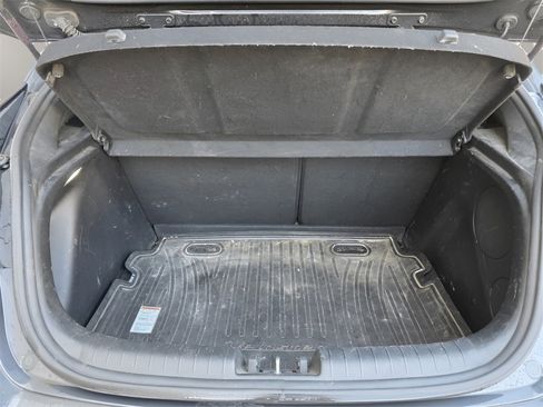 Used 2019 Hyundai Veloster 2.0 Premium image 13