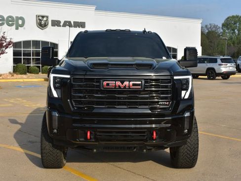 Used 2024 GMC Sierra 2500 AT4 w/ AT4 Premium Plus Package image 2