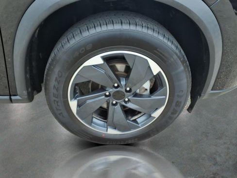 Used 2024 Nissan Rogue SV AWD/4WD image 10