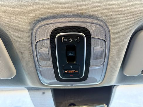 Used 2021 Hyundai Elantra SEL w/ Convenience + Premium Package image 25