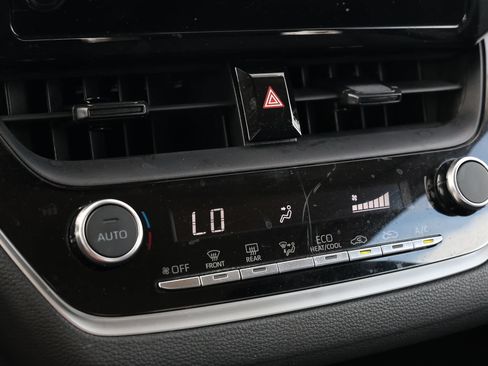Used 2024 Toyota Corolla LE FWD image 18