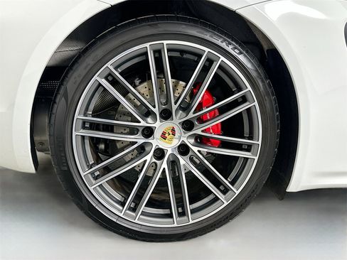 Certified 2025 Porsche 718 Boxster GTS image 13