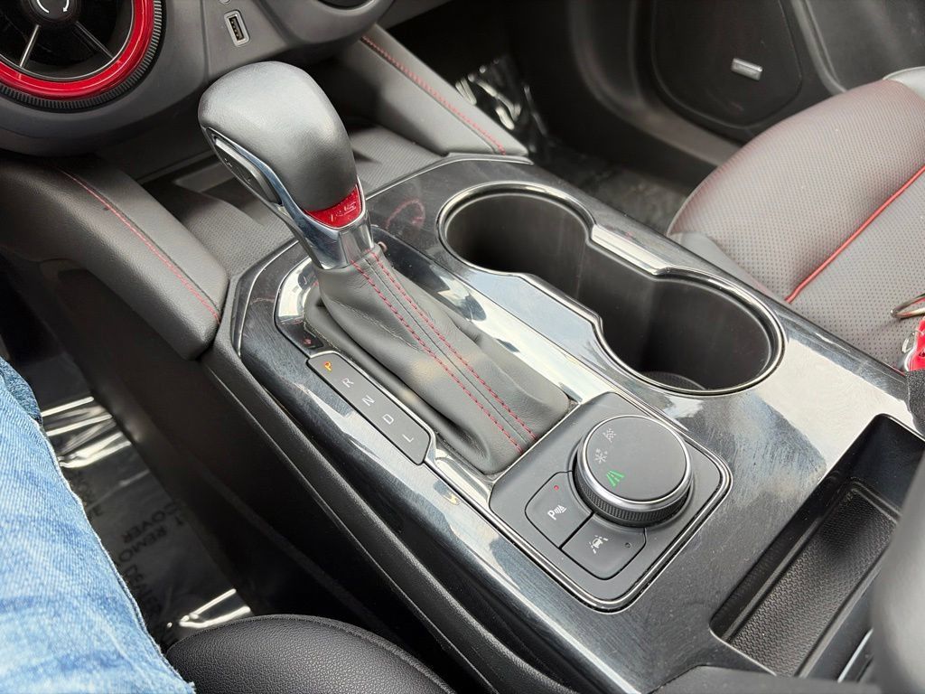 Used 2025 Chevrolet Blazer RS FWD image 14