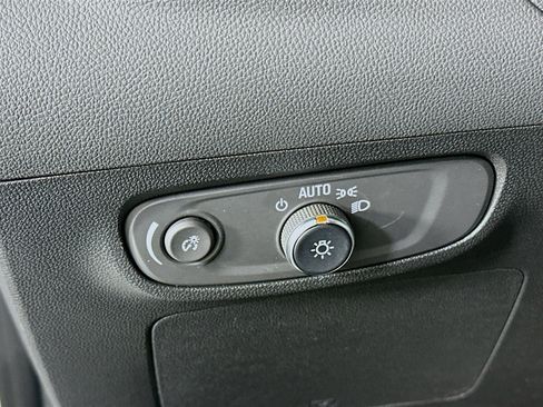 Used 2025 Buick Encore GX Preferred image 17