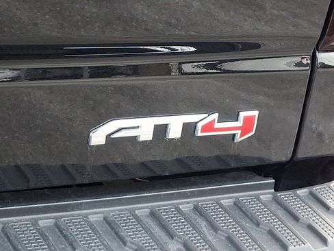 Used 2023 GMC Sierra 1500 AT4 w/ Technology Package image 30