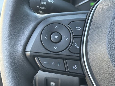 Used 2024 Toyota Corolla SE image 12