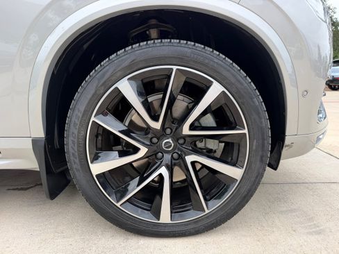 Certified 2023 Volvo XC90 B6 Plus AWD/4WD image 9