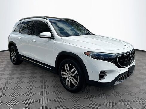 Used 2023 Mercedes-Benz EQB 300 4MATIC image 4