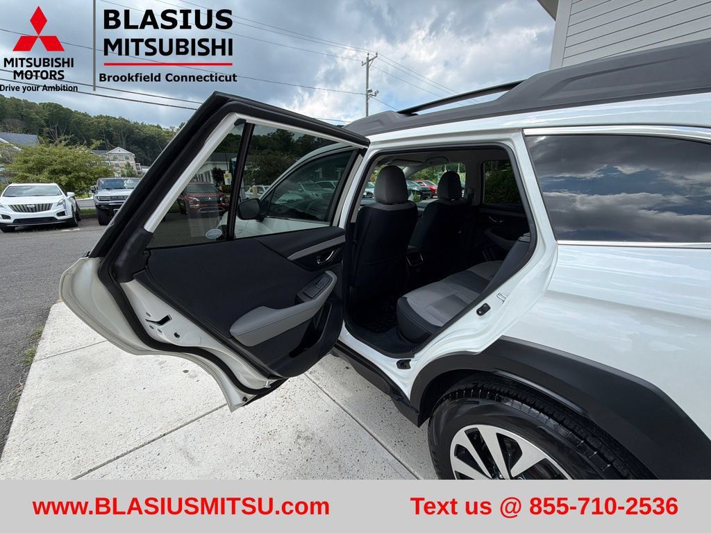 Used 2024 Subaru Outback Premium AWD/4WD image 38