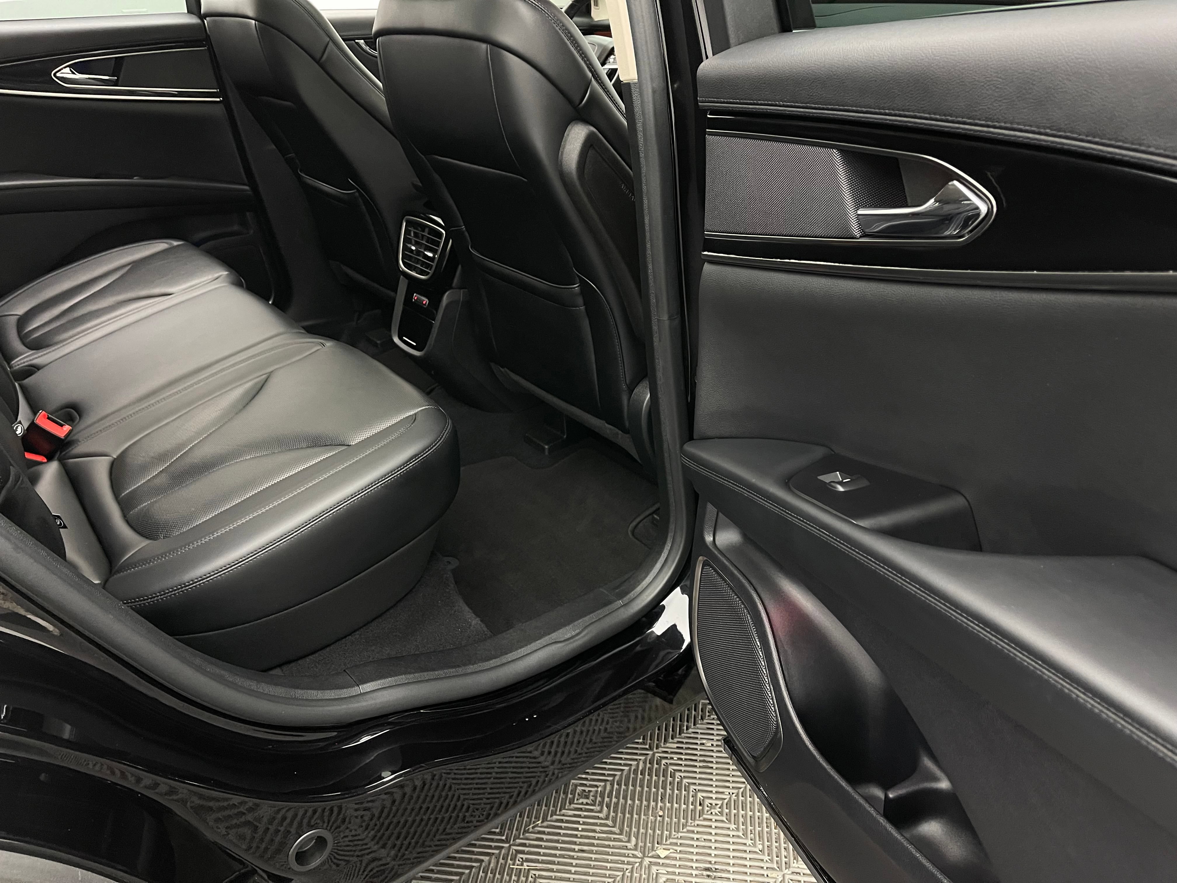 Used 2022 Lincoln Nautilus Reserve FWD image 41