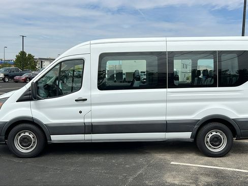 Used 2017 Ford Transit 350 XL image 8