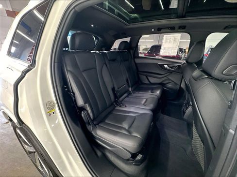 Used 2020 Audi Q7 3.0T Prestige w/ Prestige Package AWD/4WD image 28