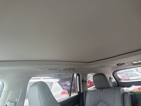 Used 2021 Toyota Highlander Platinum FWD image 6
