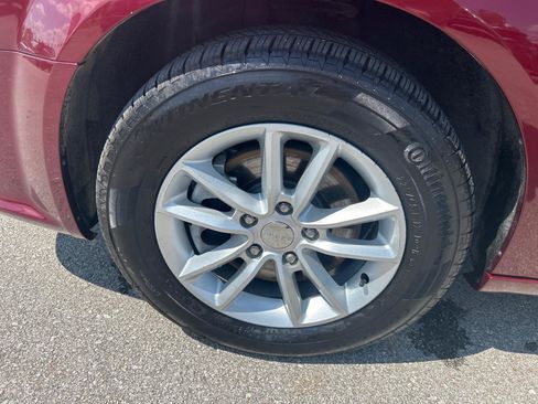Used 2020 Dodge Grand Caravan SXT FWD image 12