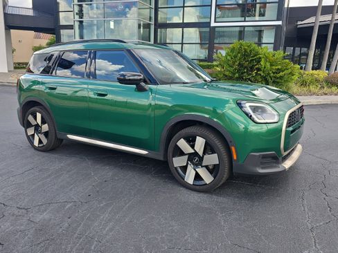 Used 2025 MINI Cooper Countryman S w/ Comfort Package Max image 2