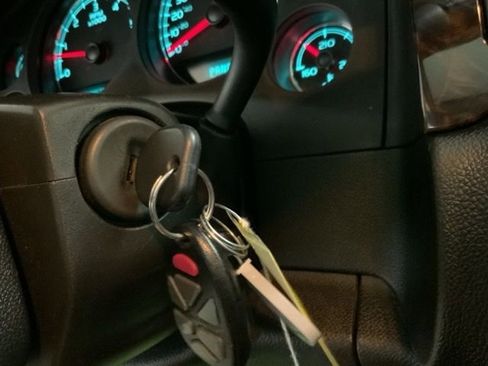 Used 2013 GMC Yukon Denali AWD/4WD image 20
