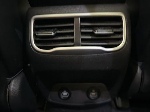 Used 2023 Hyundai Santa Fe SEL w/ Premium Package image 16