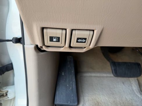 Used 2001 Lexus LX 470 4WD image 31