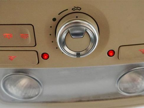 Used 2017 Volkswagen Jetta SE image 24