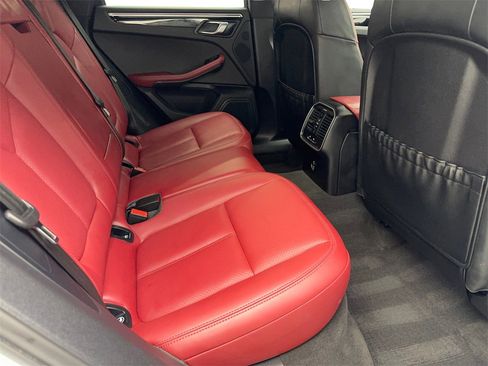Used 2023 Porsche Macan Turbo image 38