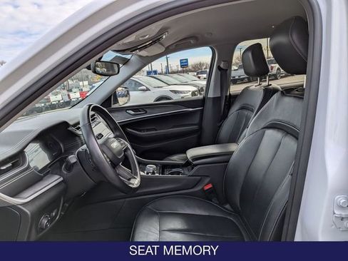 Used 2022 Jeep Grand Cherokee L Limited AWD/4WD image 10