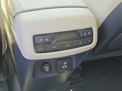 Used 2022 Hyundai Palisade Calligraphy image 14