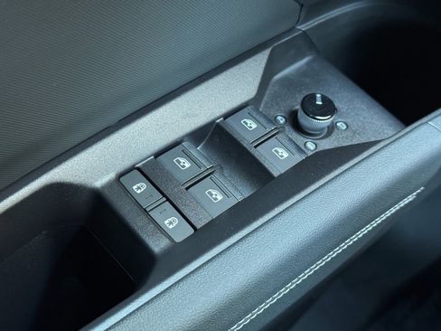 Used 2024 Audi Q4 e-tron Premium Plus w/ Premium Plus image 18