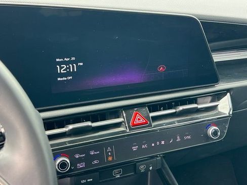 Certified 2023 Kia Niro Wind FWD image 19