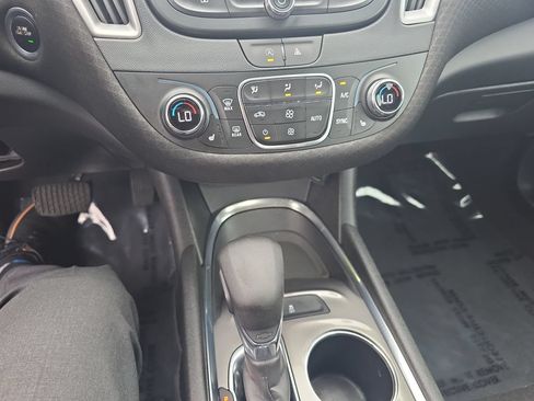 Used 2023 Chevrolet Malibu LT FWD image 17