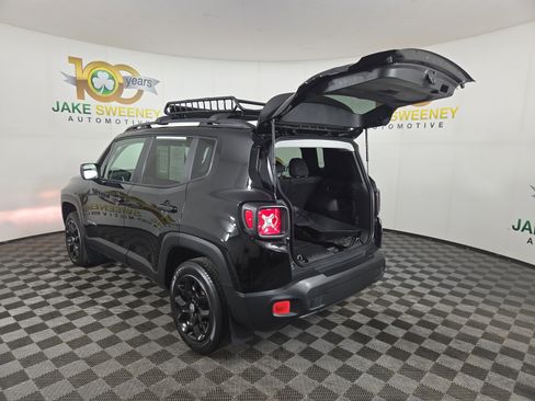 Certified 2018 Jeep Renegade Latitude w/ Cold Weather Group image 32