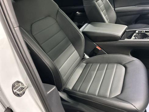 New 2025 Volkswagen Atlas Cross Sport SEL image 39