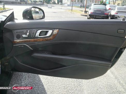 Used 2013 Mercedes-Benz SL 550 w/ Premium Pkg image 23