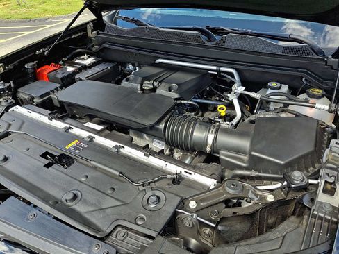 Used 2024 Chevrolet Colorado Z71 w/ Z71 Convenience Package 2 AWD/4WD image 27