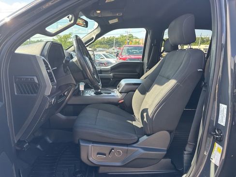 Used 2017 Ford F150 XLT w/ Equipment Group 302A Luxury AWD/4WD image 13