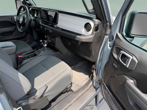 Used 2024 Jeep Wrangler Sport AWD/4WD image 10