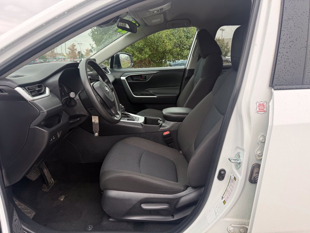 Used 2025 Toyota RAV4 LE AWD/4WD image 11
