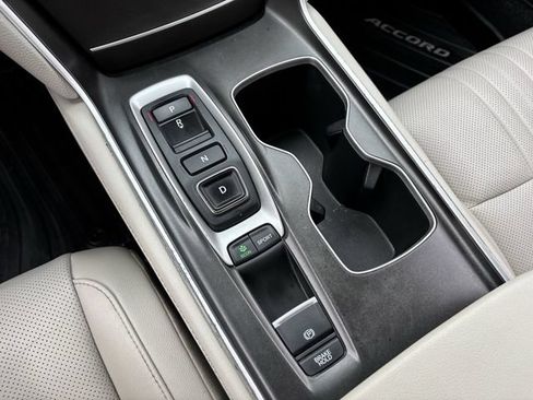 Used 2021 Honda Accord Touring image 28