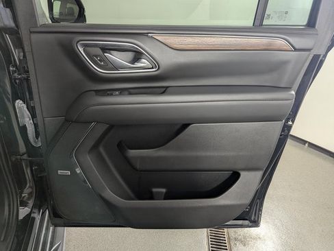 Used 2023 Chevrolet Suburban High Country image 25
