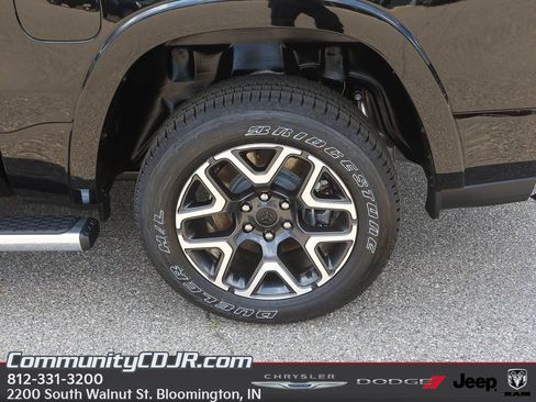 New 2025 RAM 1500 Laramie image 4