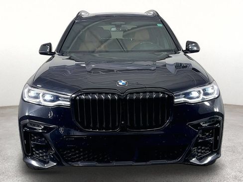 Used 2021 BMW X7 xDrive40i w/ M Sport Package AWD/4WD image 4