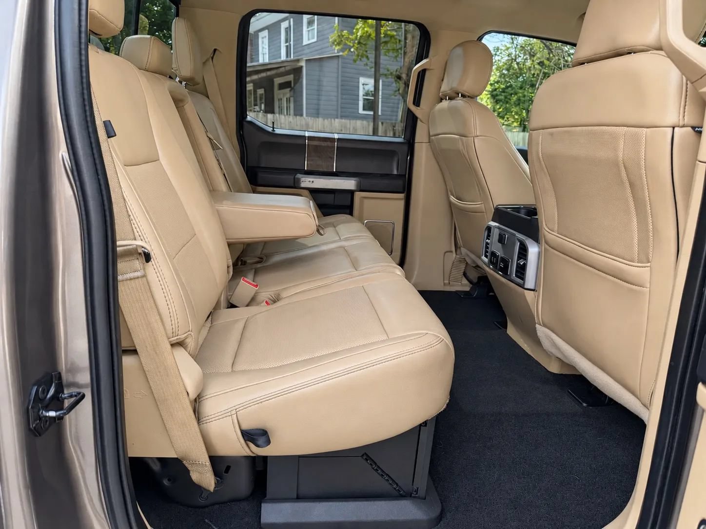 Used 2019 Ford F250 Lariat w/ Lariat Value Package AWD/4WD image 11