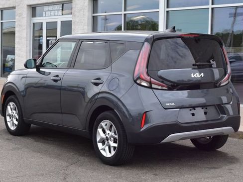 Used 2025 Kia Soul LX w/ LX Technology Package FWD image 6