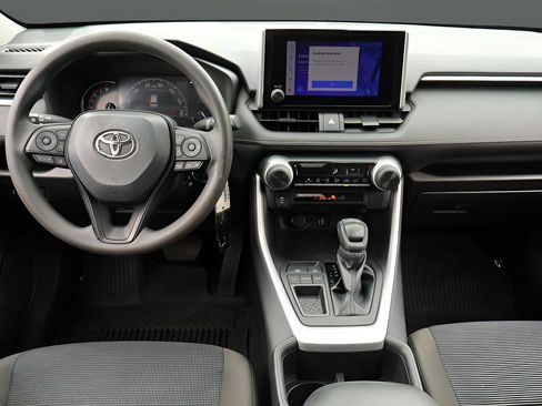 Used 2023 Toyota RAV4 LE FWD image 17
