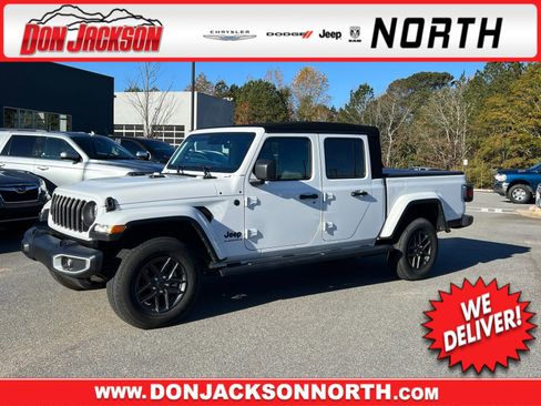 Used 2024 Jeep Gladiator Sport image 1