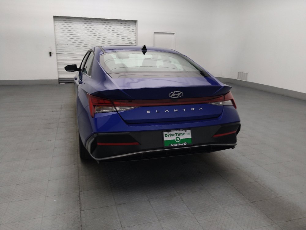 Used 2025 Hyundai Elantra SEL FWD image 6