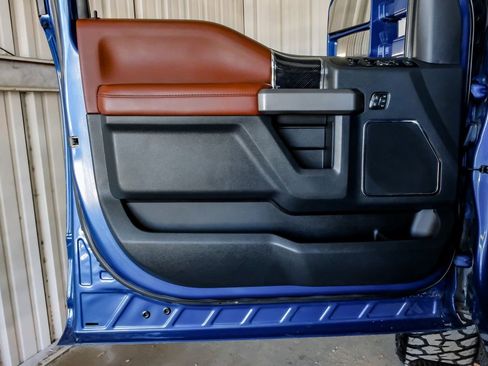 Used 2022 Ford F450 Platinum w/ FX4 Off-Road Package image 41