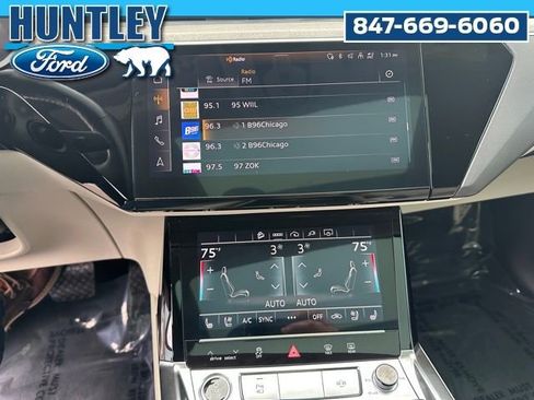 Used 2024 Audi Q8 e-tron Premium Plus w/ Premium Plus Package image 27